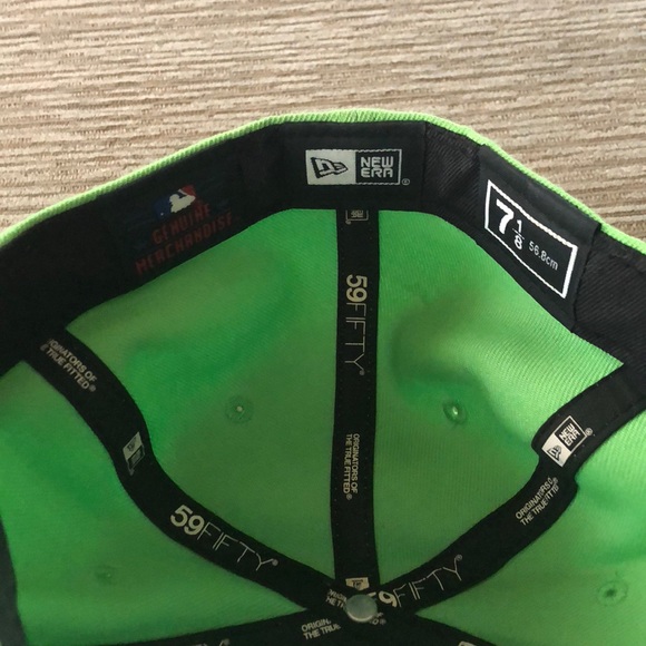 Hat - Picture 5 of 6